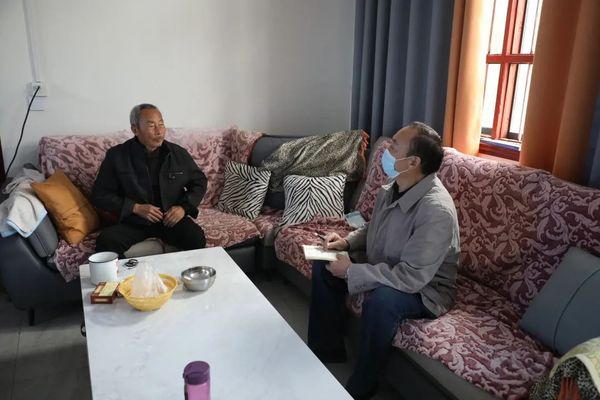MG电子深刻结对助扶村进行走访
