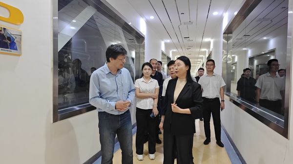 河南证监局党委书记、局长李钢一行莅临公司调研领导